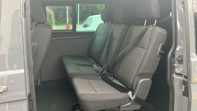 Volkswagen Transporter T32 Swb Diesel 2.0 TDI 110 Highline Kombi Van